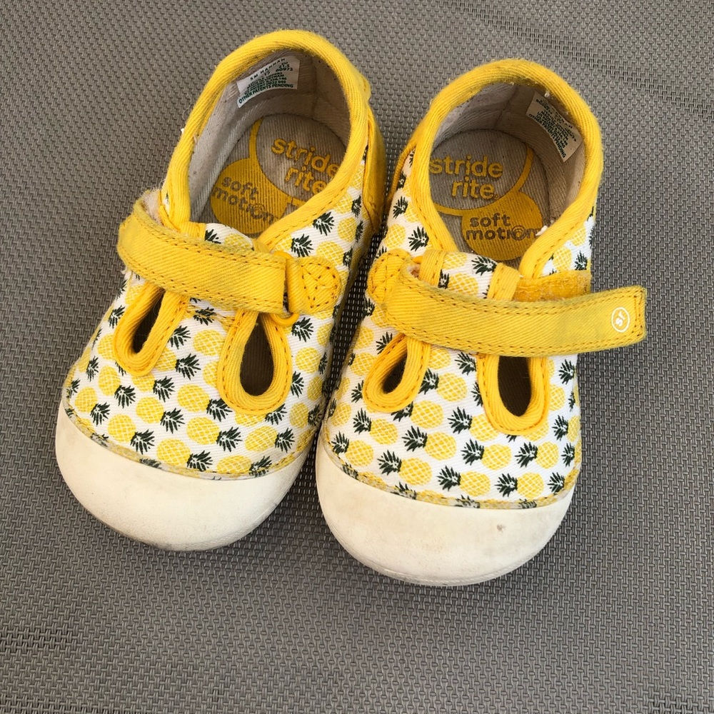 Pineapple striderite shoes
